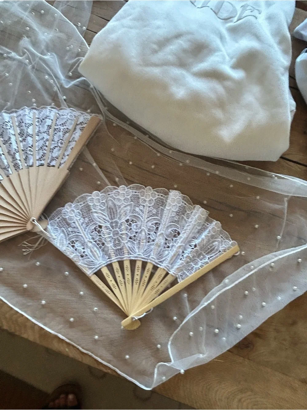 Huge Bride gift Set White Sheer Veil & Lace Fans Bridal Party Set honeymoon